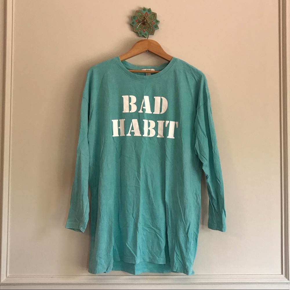 Graphic 3/4 sleeve top, size L